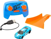 Hot Wheels Véhicule téléguidé 1:64 Rechargeable CorvetteC8