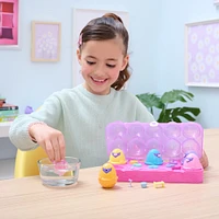 Hatchimals Alive, Egg Carton Jouet avec 5 mini figurines dans des oeufs qui éclosent tout seuls, 11 accessoires