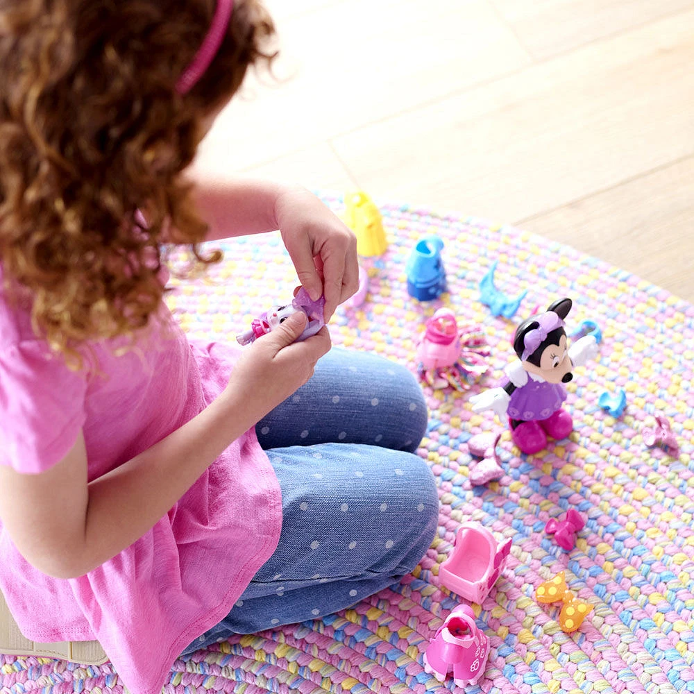 Ensemble de Mode d'Animal Paillettes et Charme Disney Junior Minnie Mouse, Ensemble de Poupée et d'Accessoires à 23 Éléments