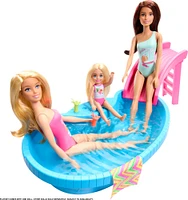 Barbie Coffret de jeu et poupée, blonde, piscine, serviette, boissons