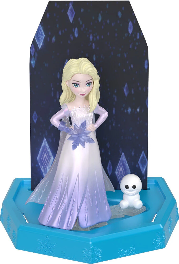 Mattel Disney Frozen 2, Coffret de petites poupées Ice Reveal avec 1 poupée, du gel glacé moelleux et 6 surprises, dont une figurine d'ami et des pièces de jeu (les poupées peuvent varier)