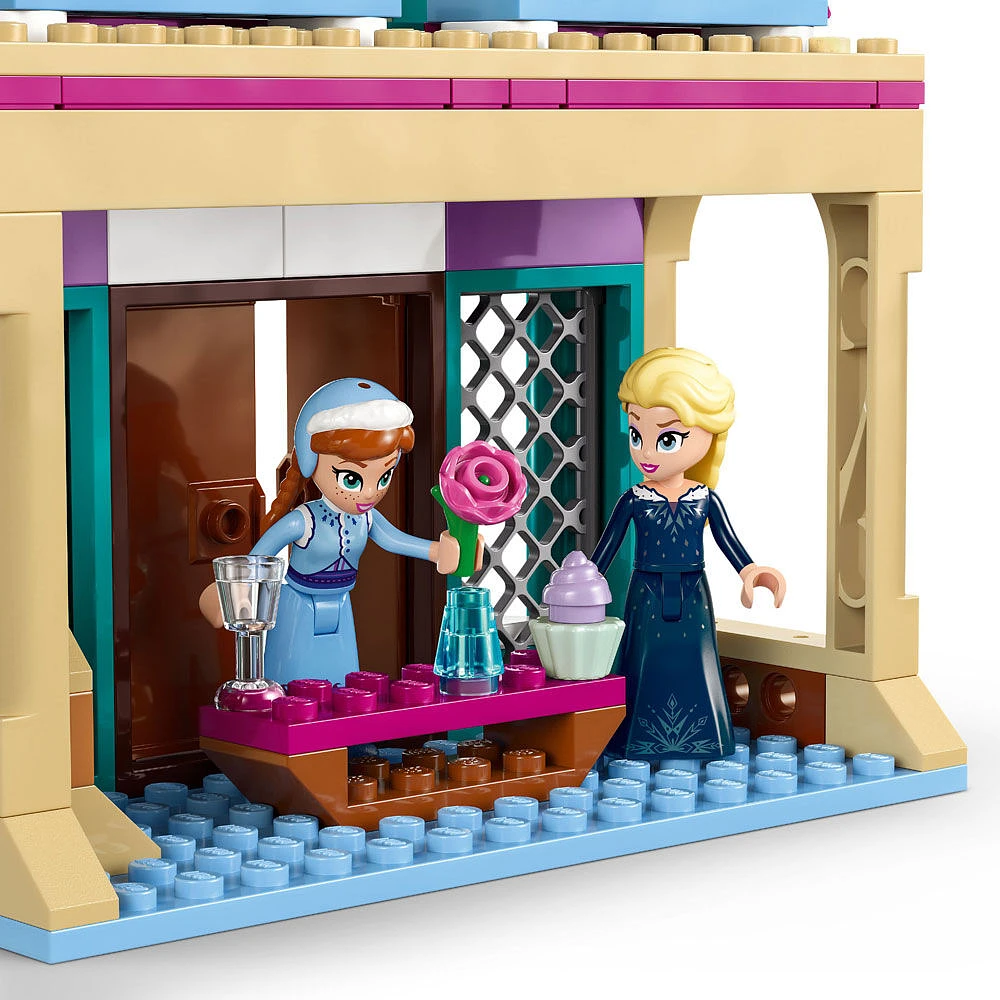 LEGO Disney La Reine des neiges Le château de la Reine des neiges à Arendelle, Ensemble de jeu de construction, Modèle avec minipoupée Elsa 43265