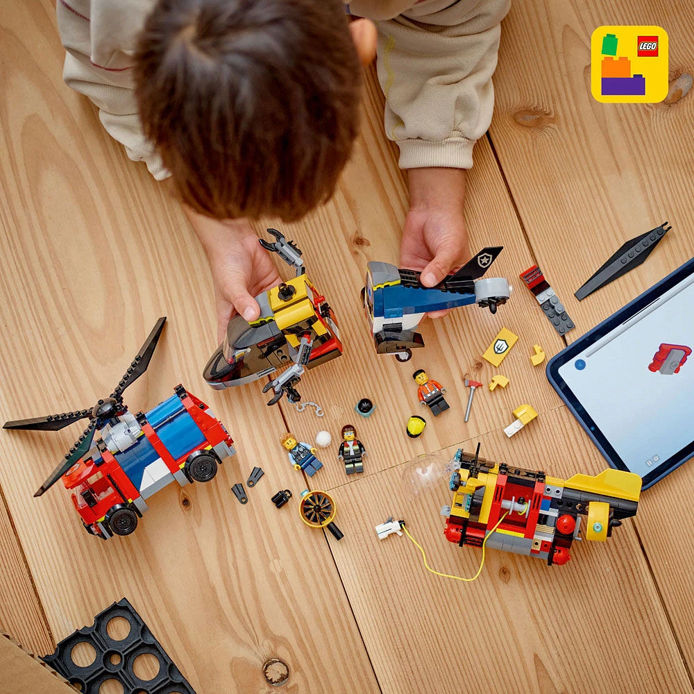 LEGO City Ensemble hélicoptère, camion de pompiers et sous-marin, ensemble de construction de jouet pour les enfants de 7 ans et plus 60462