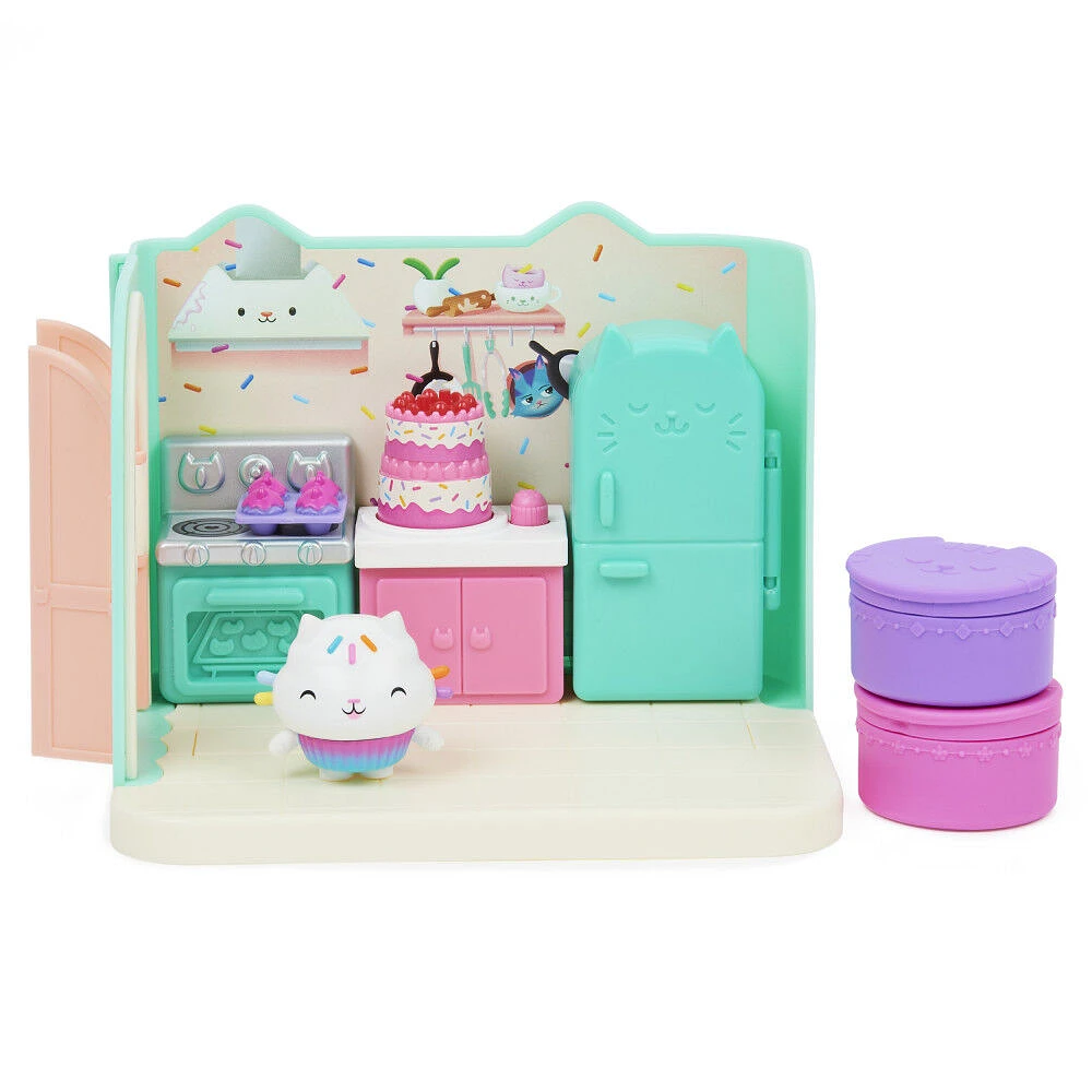 DreamWorks, Gabby's Dollhouse, Bakey with Cakey Kitchen avec figurine et 3 accessoires, 3 meubles et 2 boîtes surprises