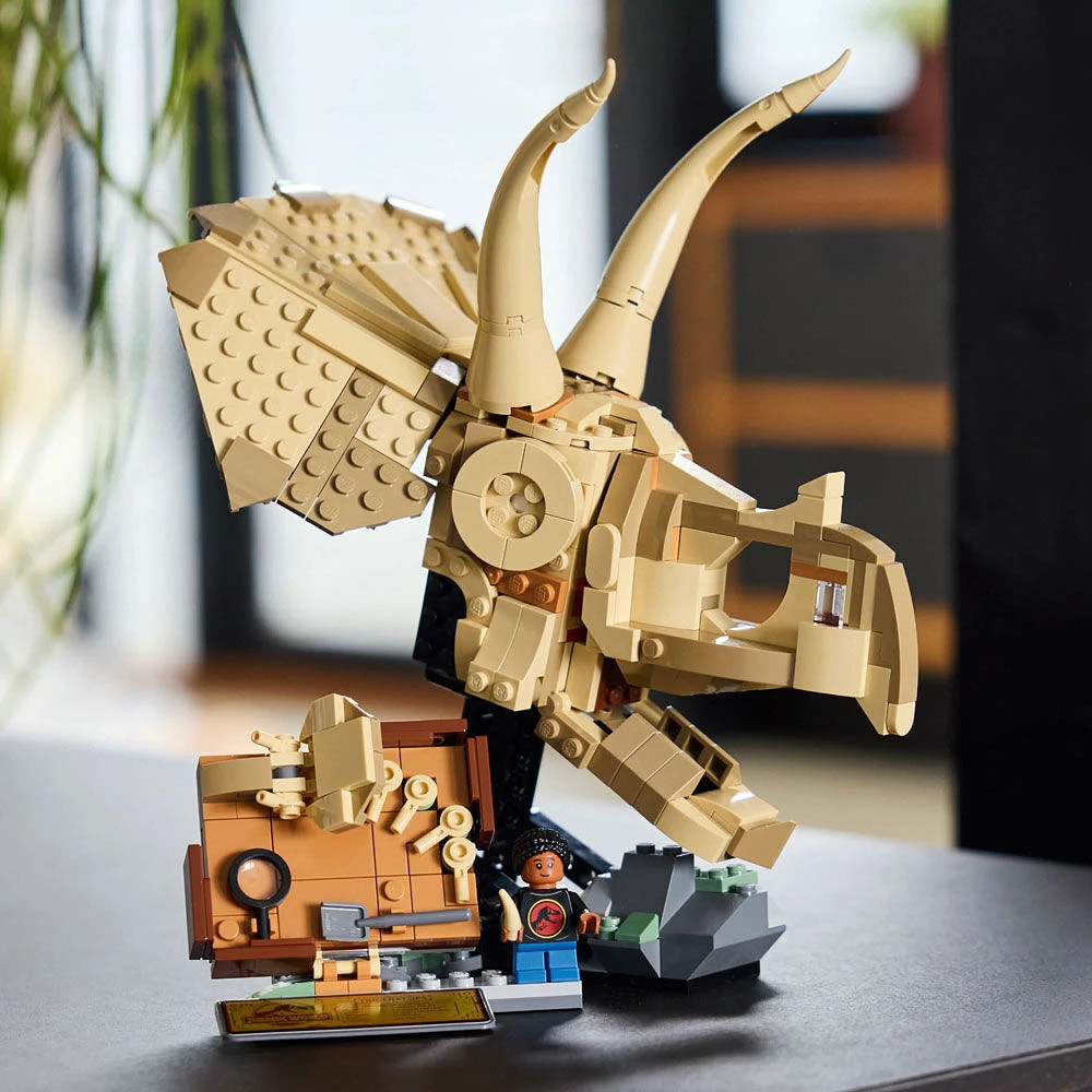 LEGO Jurassic World Les fossiles de dinosaures : le crâne de tricératops, Ensemble de jeu de modèle réduit, Ensemble de construction à exposer 76969