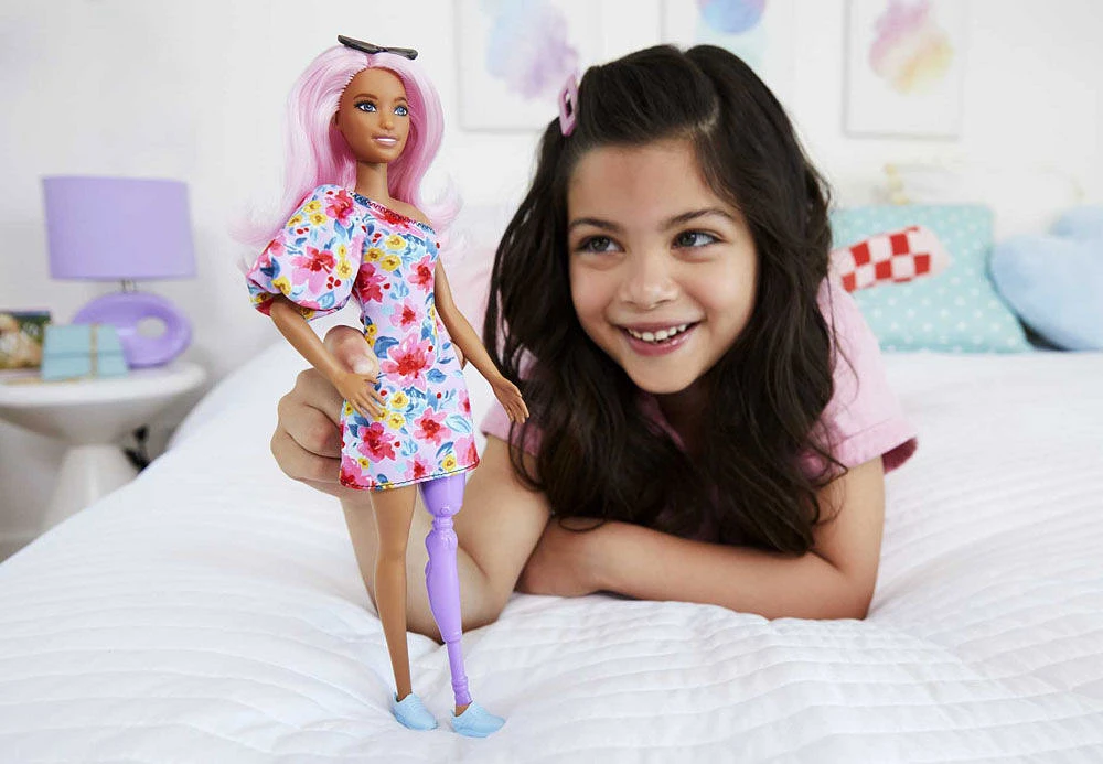 Barbie - Fashionistas - Poupée189, jambe artificielle