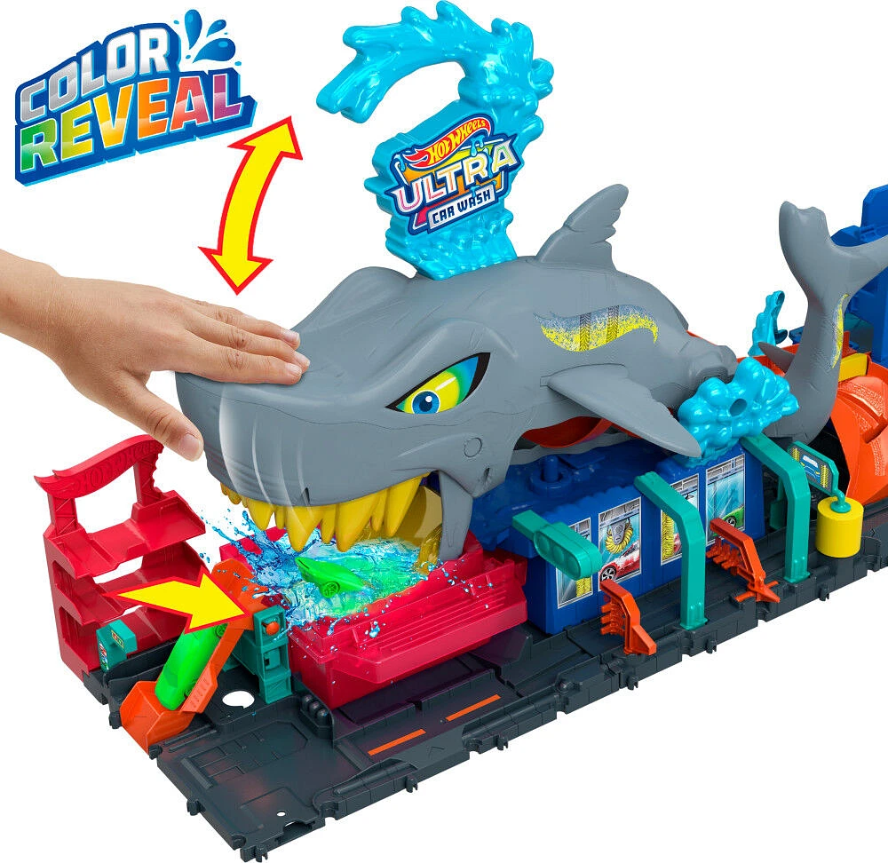 Hot Wheels City Ultra Shark Car Wash with Color Reveal Toy Car in 1:64 Scale