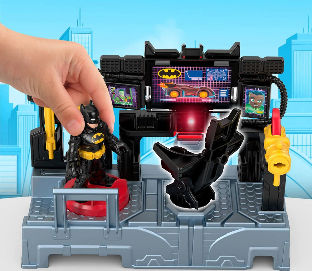 Imaginext DC Super Friends Bat Command Center