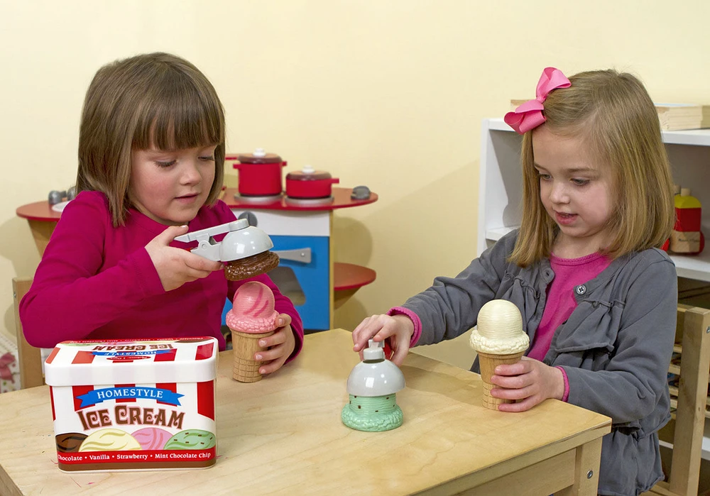 Jeu de cornets de crème glacée avec boules empilables de Melissa & Doug - les motifs peuvent varier