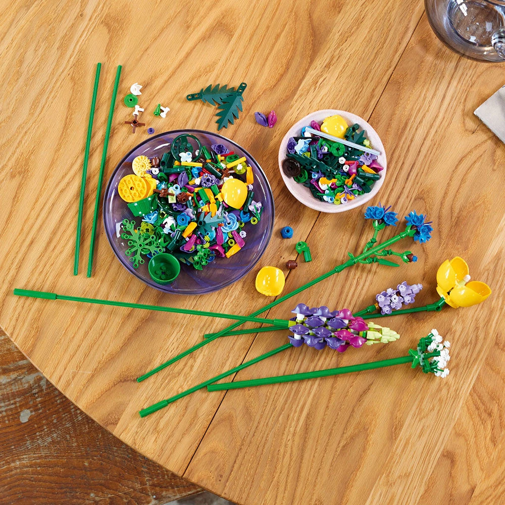 LEGO Botanicals Le bouquet de fleurs sauvages; asters et coquelicots, plante d'intérieur 10313