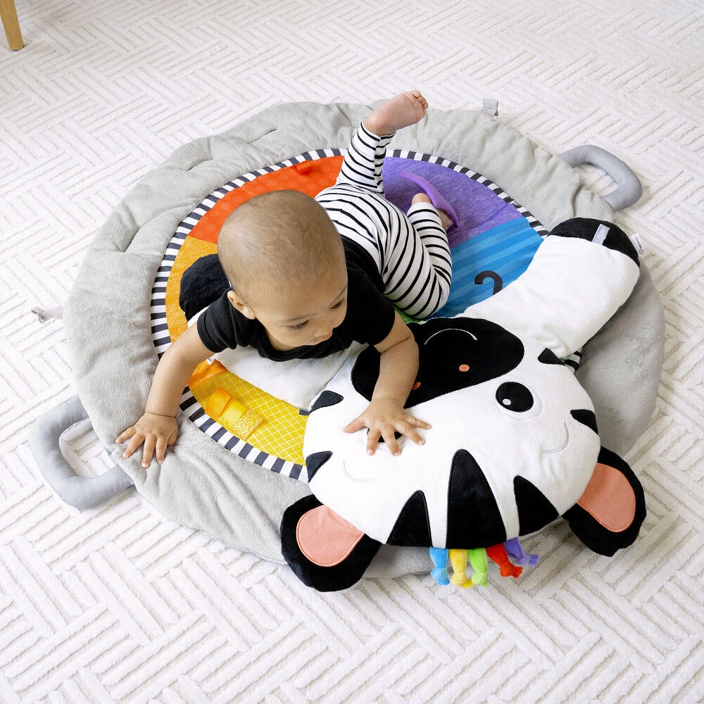 Tapis d'éveil Zen's Activity Milestones Plush Gym de Baby Einstein