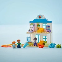 LEGO DUPLO Ma ville La première fois : La visite chez le médecin, Ensemble de jeu, Jouet de construction pour la motricité fine 10449