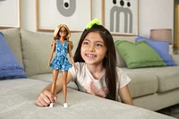 Barbie - Fashionistas - Poupée173, cheveux longs blonds, combishort