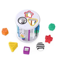 Boîte à formes Zen and Cal de Baby Einstein pour des jeux d'éveil sensoriel au sol. Tout petits et plus grands