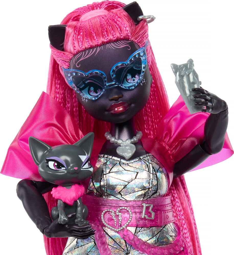 Monster High-Catty Noir-Poupée avec chat Amulette et accessoires