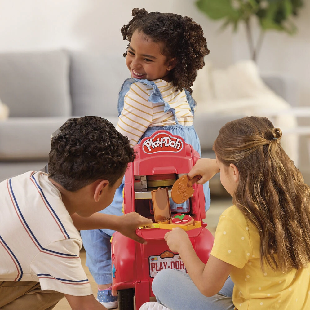 Play-Doh Pizza Delivery Kids Scooter Playset