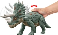 Jurassic World Gigantic Trackers Triceratops Dinosaur Action Figure