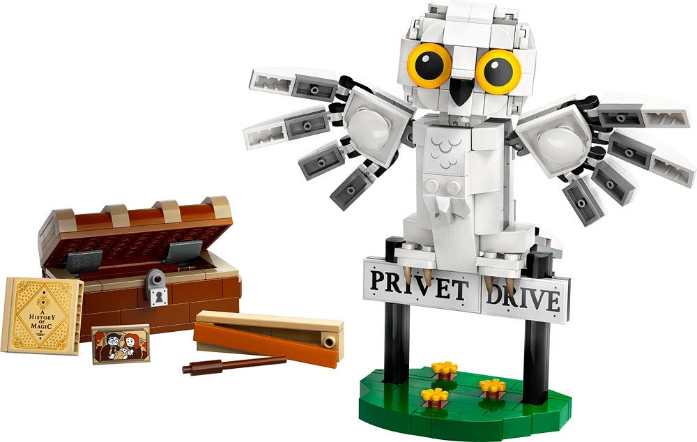 LEGO Harry Potter Hedwig at 4 Privet Drive Owl Figure Toy 76425