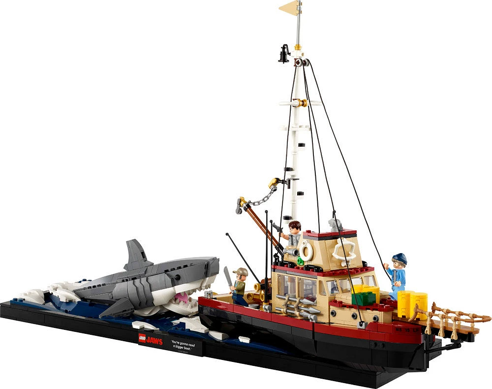 LEGO Ideas Les Dents de la mer, Ensemble de construction de requin, Ensemble de diorama pour adultes, Comprend le bateau Orca 21350