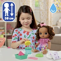 Baby Alive, coffret poupée Boissons fruitées, citron, 30 cm, boit et mouille sa couche, presse-agrumes factice, cheveux bruns