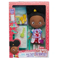 Ada Twist, Poupée de Scientifique Ada Twist Labo, Poupée Interactive de 31 cm (12,5 pouces) avec Accessoires de Labo de Recherche, Parle et Chante la Chanson "The Brainstorm Song"