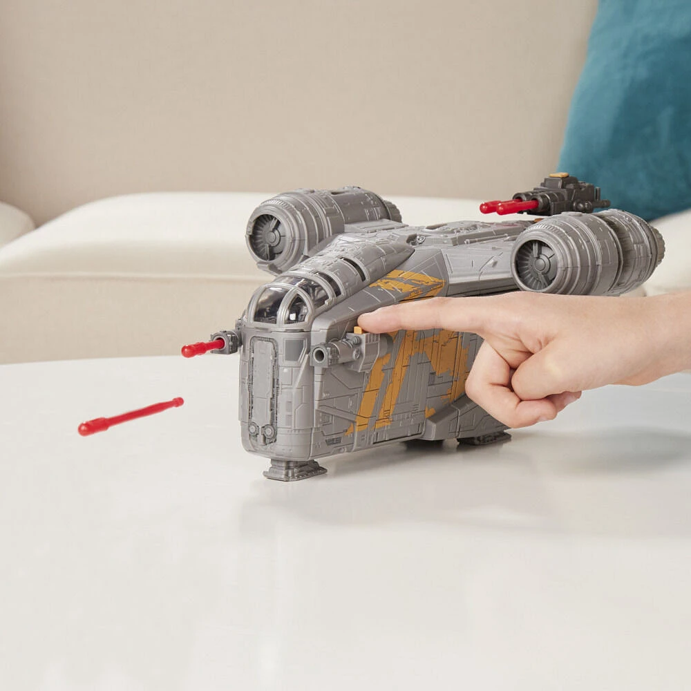 Star Wars Mission Fleet The Mandalorian The Child Razor Crest Fuite dans la bordure extérieure