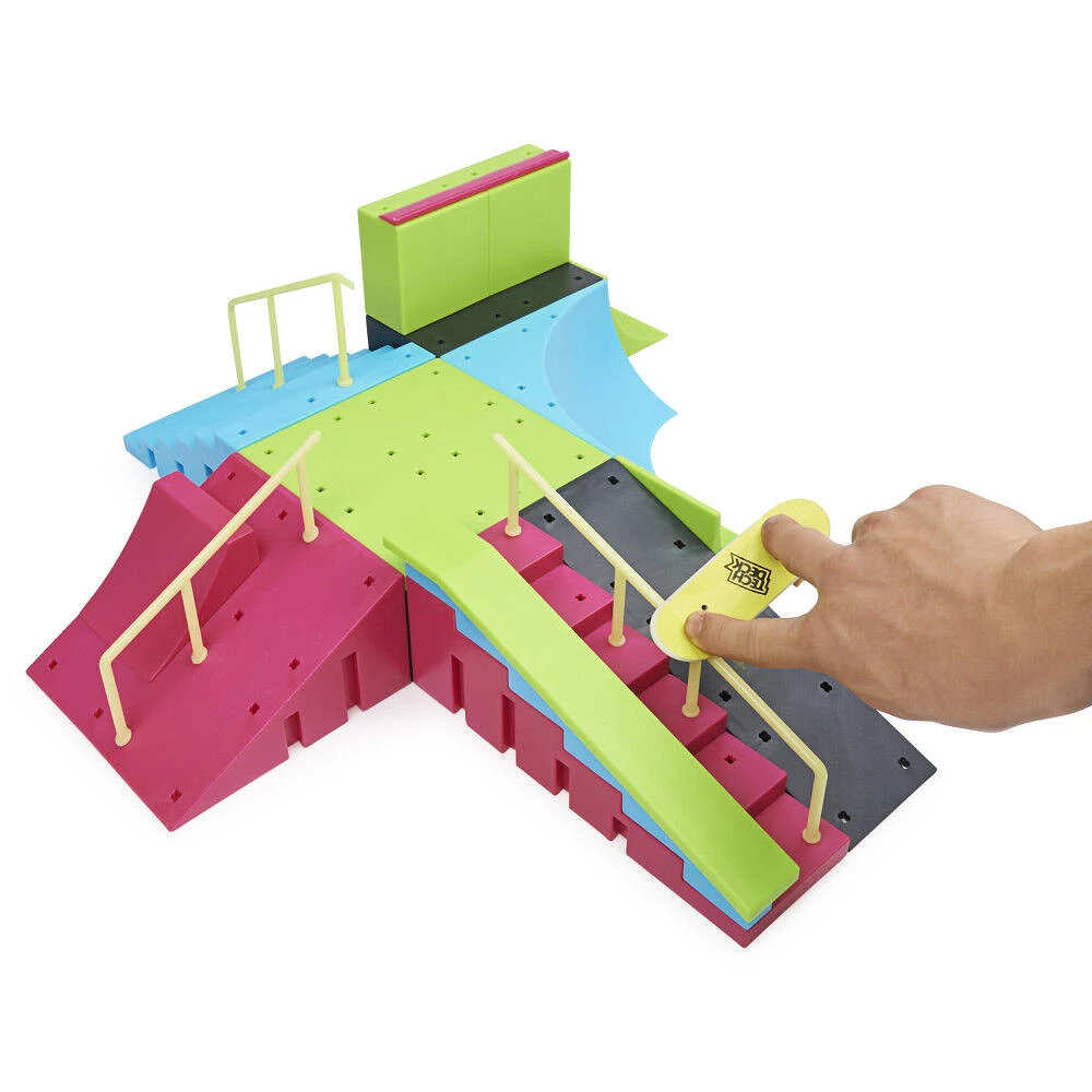 Tech Deck, Neon Mega Park X-Connect Creator, Coffret rampe phosphorescente à personnaliser avec deux fingerboards
