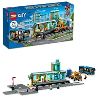 LEGO City La gare ferroviaire 60335 Ensemble de construction (907 pièces) - Notre exclusivité