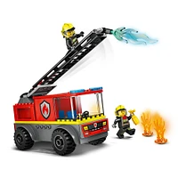 LEGO City Le camion de pompiers avec échelle, un jouet de véhicule pour les enfants de 4 ans et plus 60463