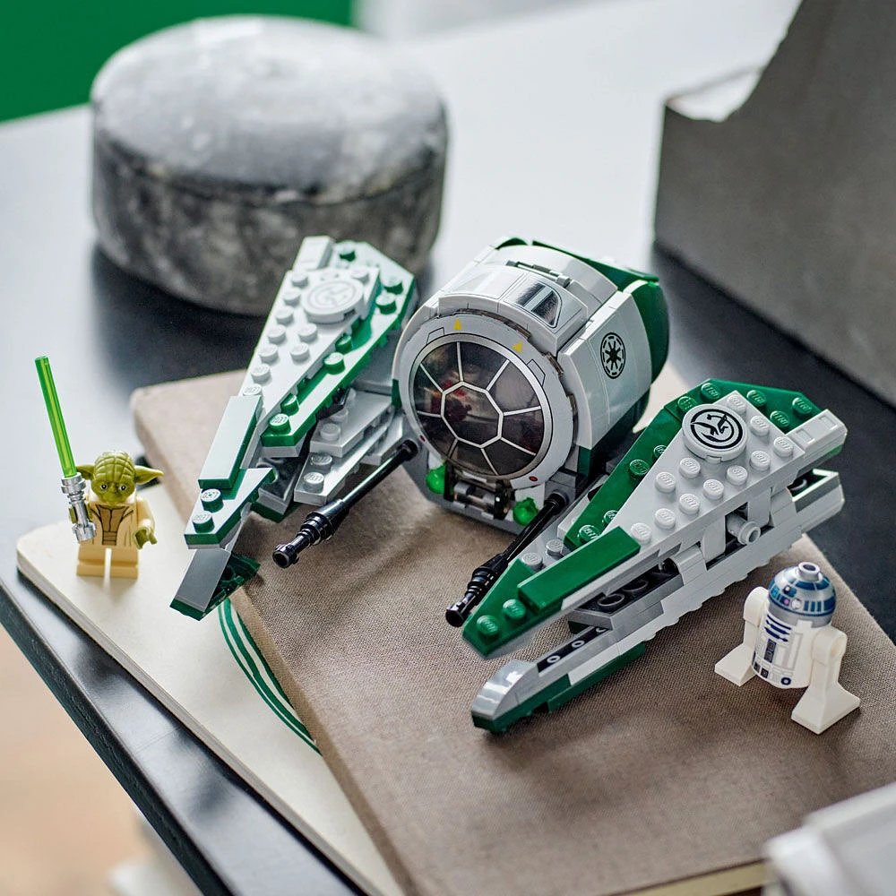 LEGO Star Wars Le Jedi Starfighter de Yoda 75360 Ensemble de construction (253 pièces)