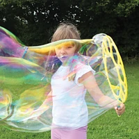 Trousse de bulles Out and About Big Bubbles Wand - Notre exlcusivité - Les couleurs peuvent varier