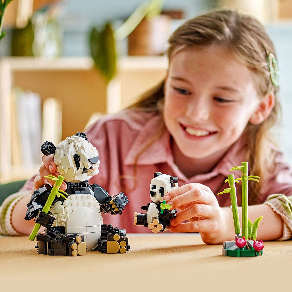 LEGO Creator 3en1 Les animaux sauvages : la famille de pandas, Ensemble de jeu, Se transforme en orque ou en pingouin 31165