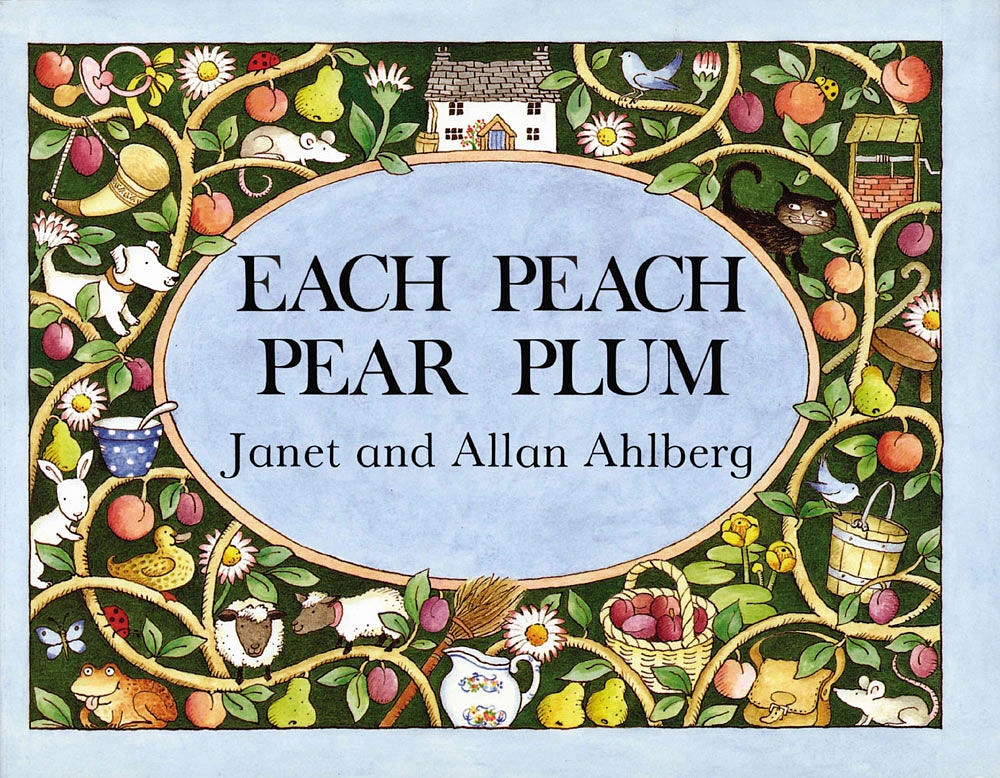 Each Peach Pear Plum board book - English Edition