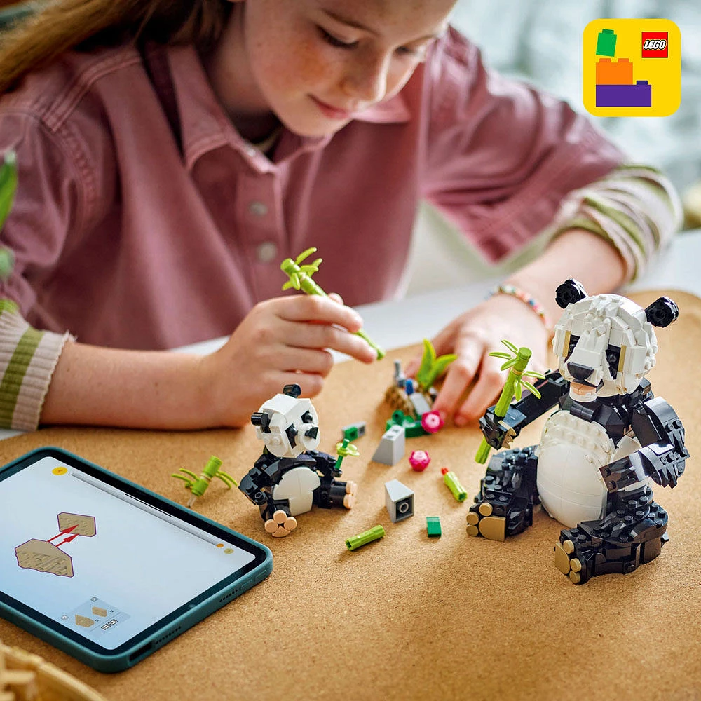 LEGO Creator 3en1 Les animaux sauvages : la famille de pandas, Ensemble de jeu, Se transforme en orque ou en pingouin 31165