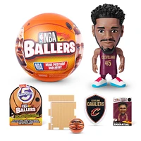 5 Surprise NBA Ballers - 1 par commande, la couleur peut varier (Chacun vendu séparément, sélectionné au hasard)