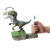 Rock 'Em Sock 'Em Robots Blue vs Atrociraptor Jurassic World Dominion Game