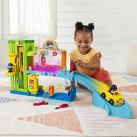 Fisher-Price Little People Light-Up Learning Garage Toddler Playset, 5 Play Pieces, Multi-Language Version