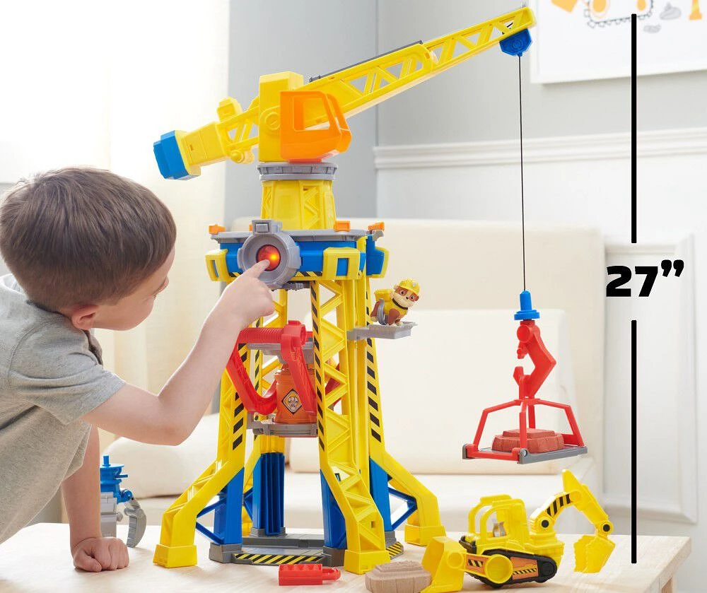 Rubble and Crew, coffret Bark Yard Crane Tower avec figurine articulée Ruben, bulldozer et sable Kinetic Build-It Play Sand