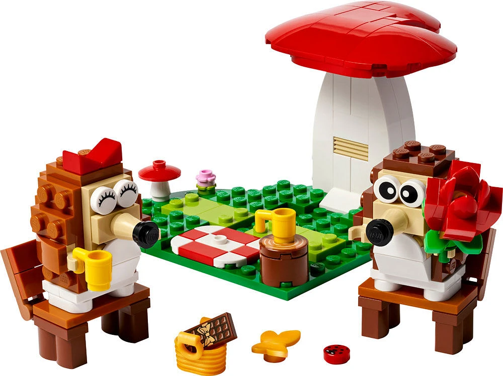 LEGO Hedgehog Picnic Date Building Toy - Animal Figures & Playset for Kids - with 2 Hedgehog Toys - 40711