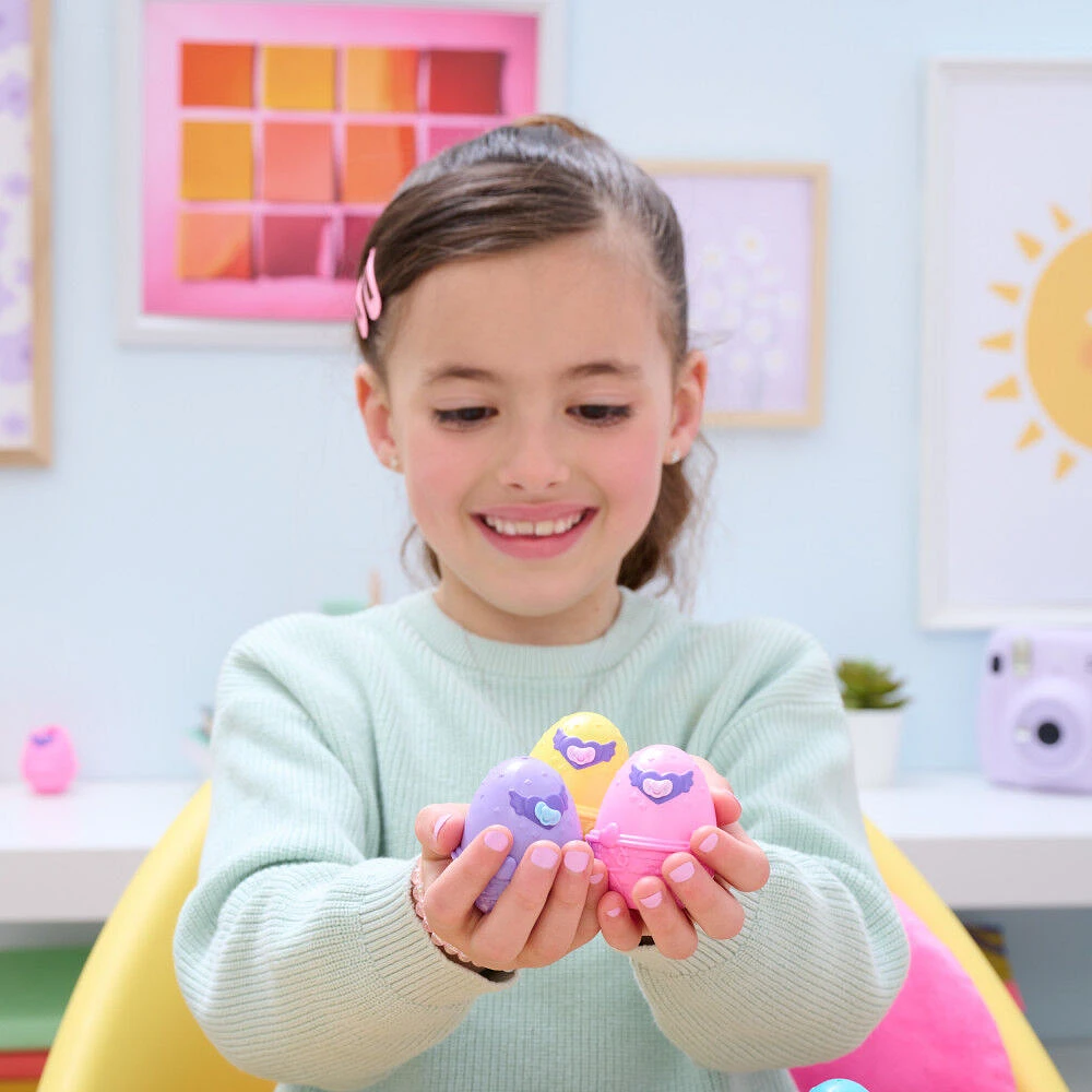 Hatchimals Alive, Coffret surprise 1 figurine, mini figurines dans des oeufs qui éclosent tout seuls (plusieurs modèles disponibles)