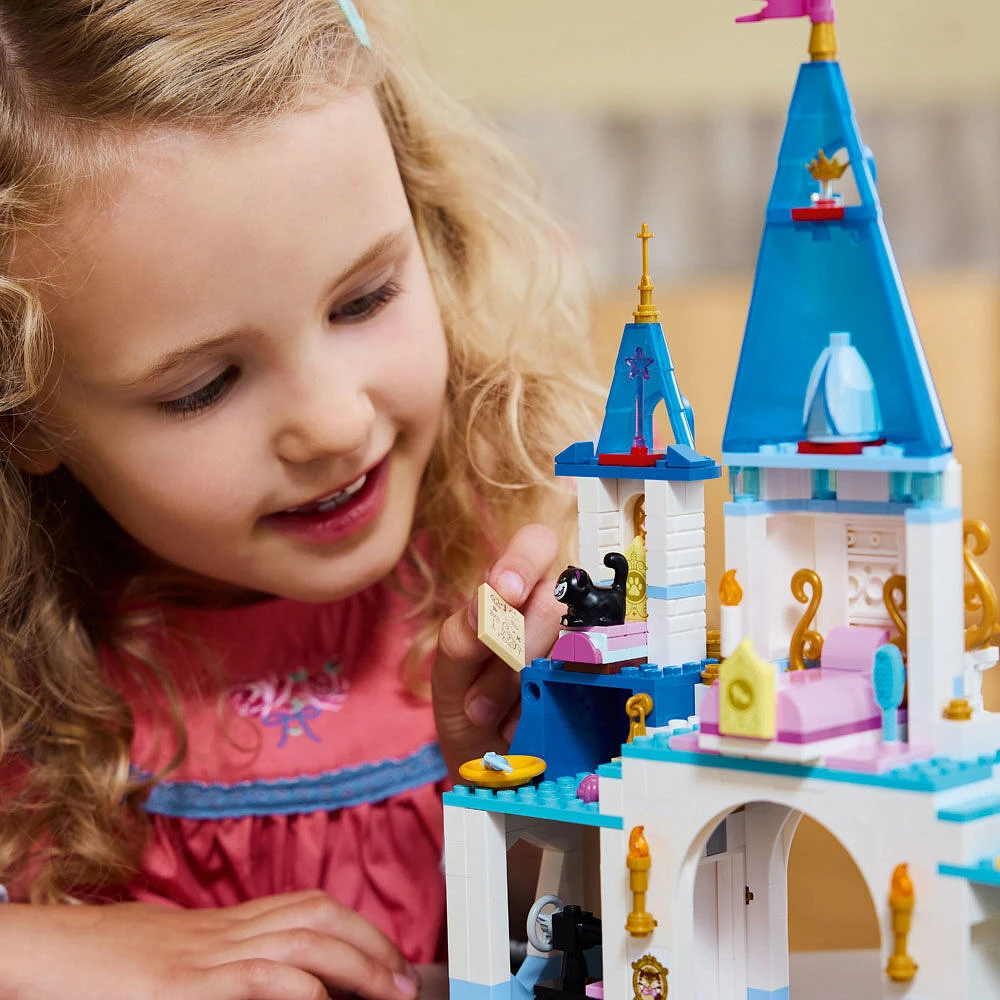 LEGO Disney Le château et la calèche de Cendrillon, Ensemble de construction avec jouet fantastique 43275