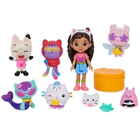 Gabby's Dollhouse, Travel Themed Figure Set with a Gabby Doll, 5 Cat Toy Figures, Surprise Toys & Dollhouse Accessories, Kids Toys