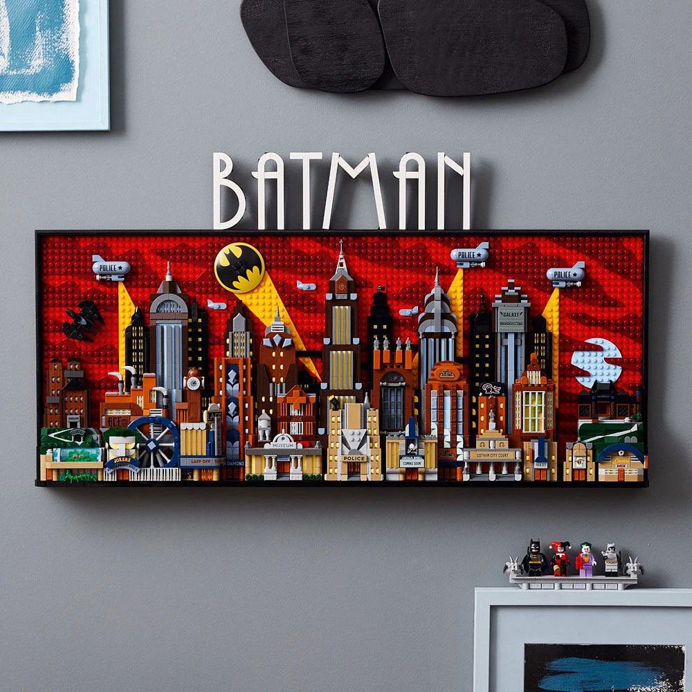 LEGO DC Batman: The Animated Series Gotham City Build and Display Set 76271