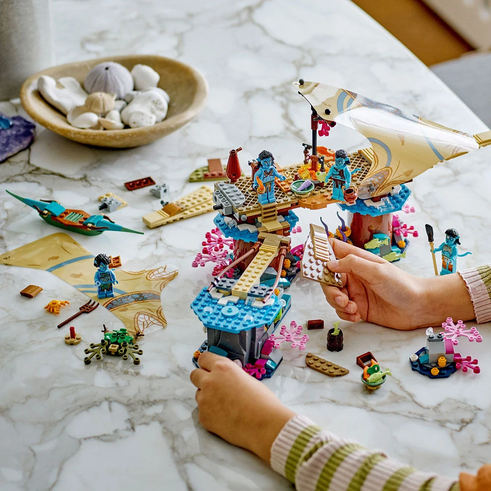LEGO Avatar Metkayina Reef Home 75578 Building Toy Set (528 Pieces)
