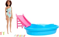 Barbie Coffret et poupée, brunette, piscine, serviette, boissons