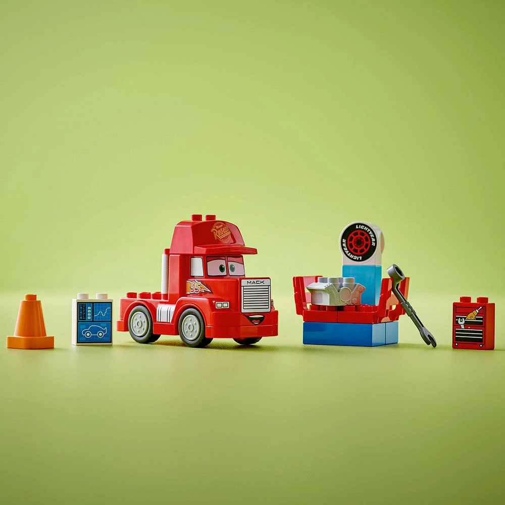 LEGO DUPLO Les Bagnoles Disney et Pixar Mack à la course