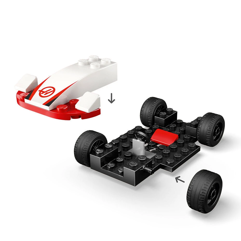 LEGO City Les voitures de course de F1 Williams Racing et Haas F1 , ensemble de véhicules avec 2 figurines de pilote 60464