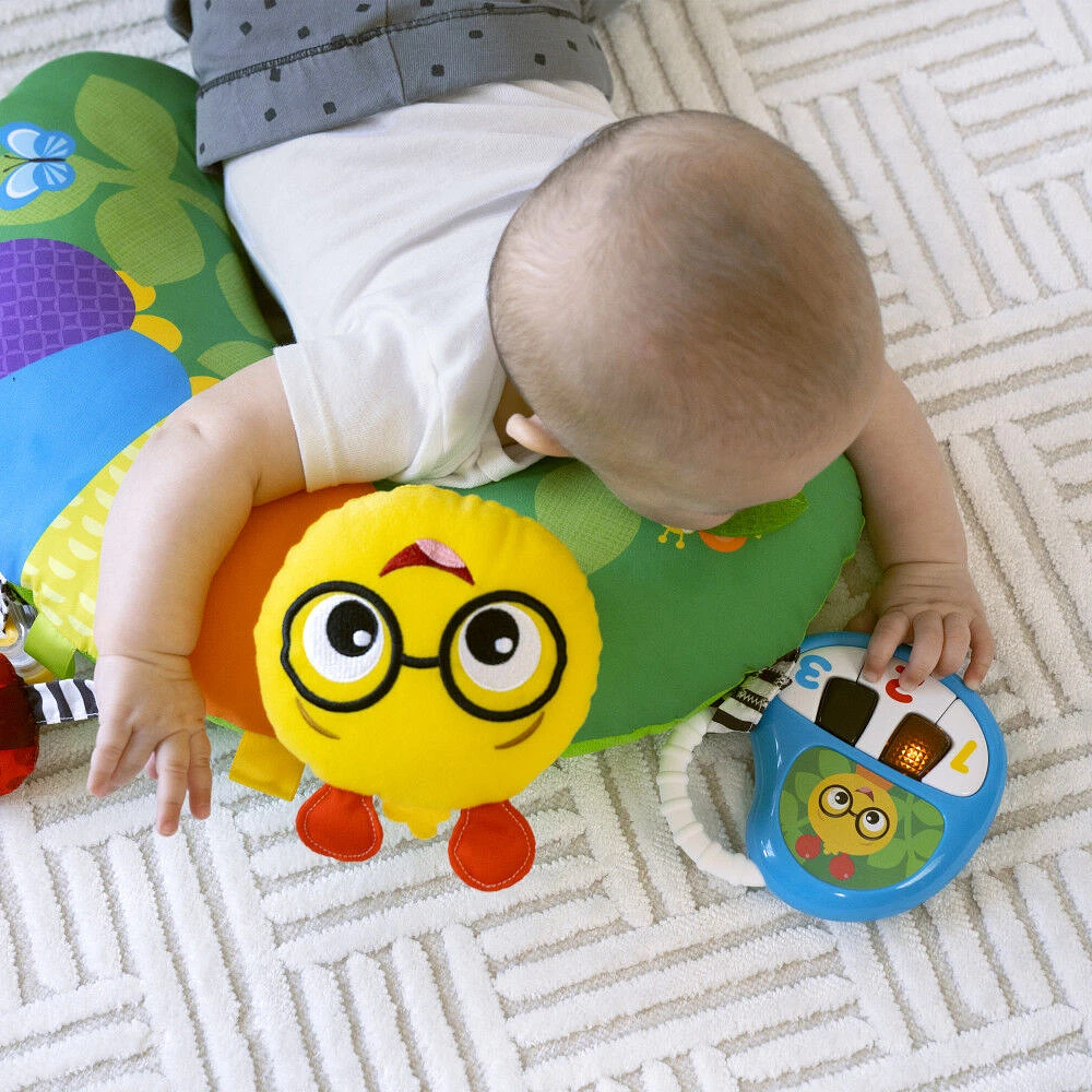 Coussin d'activités jeux sur le ventre Cal-a-Pillow de Baby Einstein