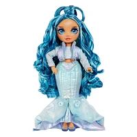 Rainbow High Winter Wonderland Skyler - poupée-mannequin bleue de 11 po (28 cm)