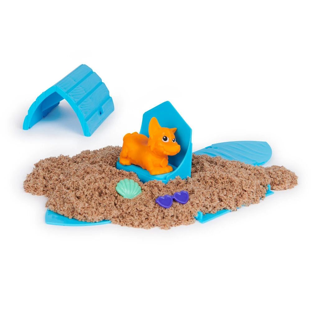 Kinetic Sand, Doggie Dig with Surprise Multipurpose Dog Tool, 6oz Beach Sand and Play Sand Storage (Styles May Vary), Sensory Toys